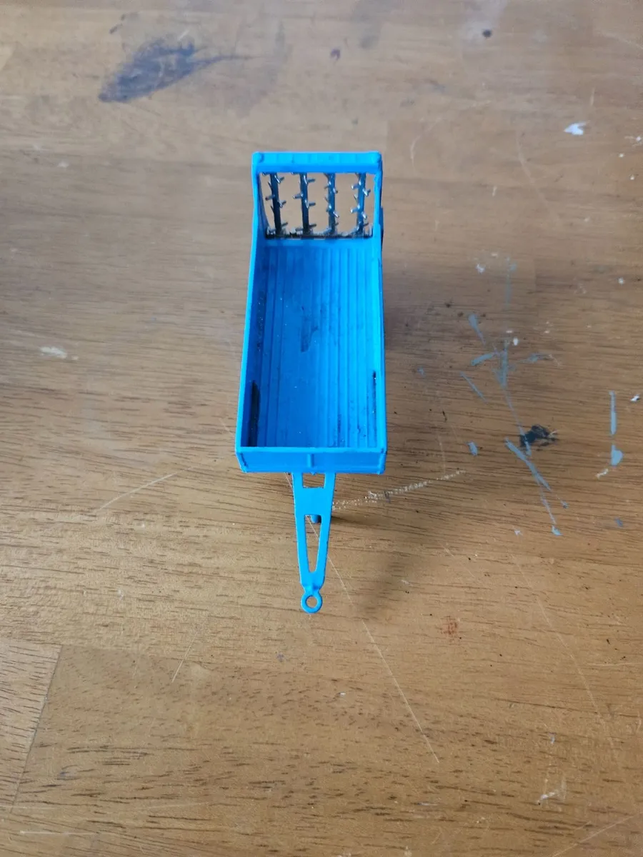 Vintage Britain's Ros Farm Manure Spreader - Image 3