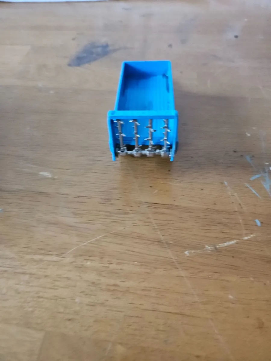 Vintage Britain's Ros Farm Manure Spreader - Image 1