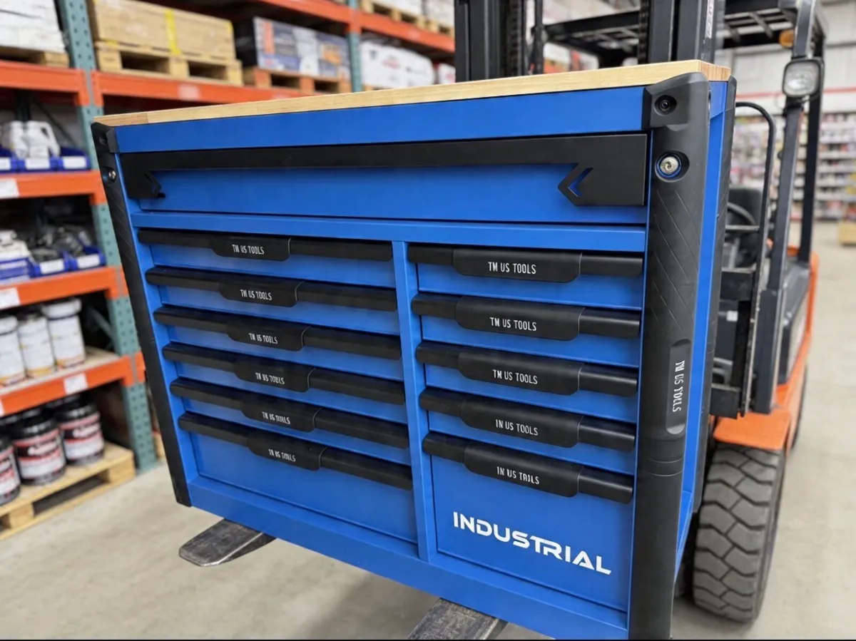 BRAND NEW 12DRAWER TOOL CHEST FULL OF TOOLS - Image 1