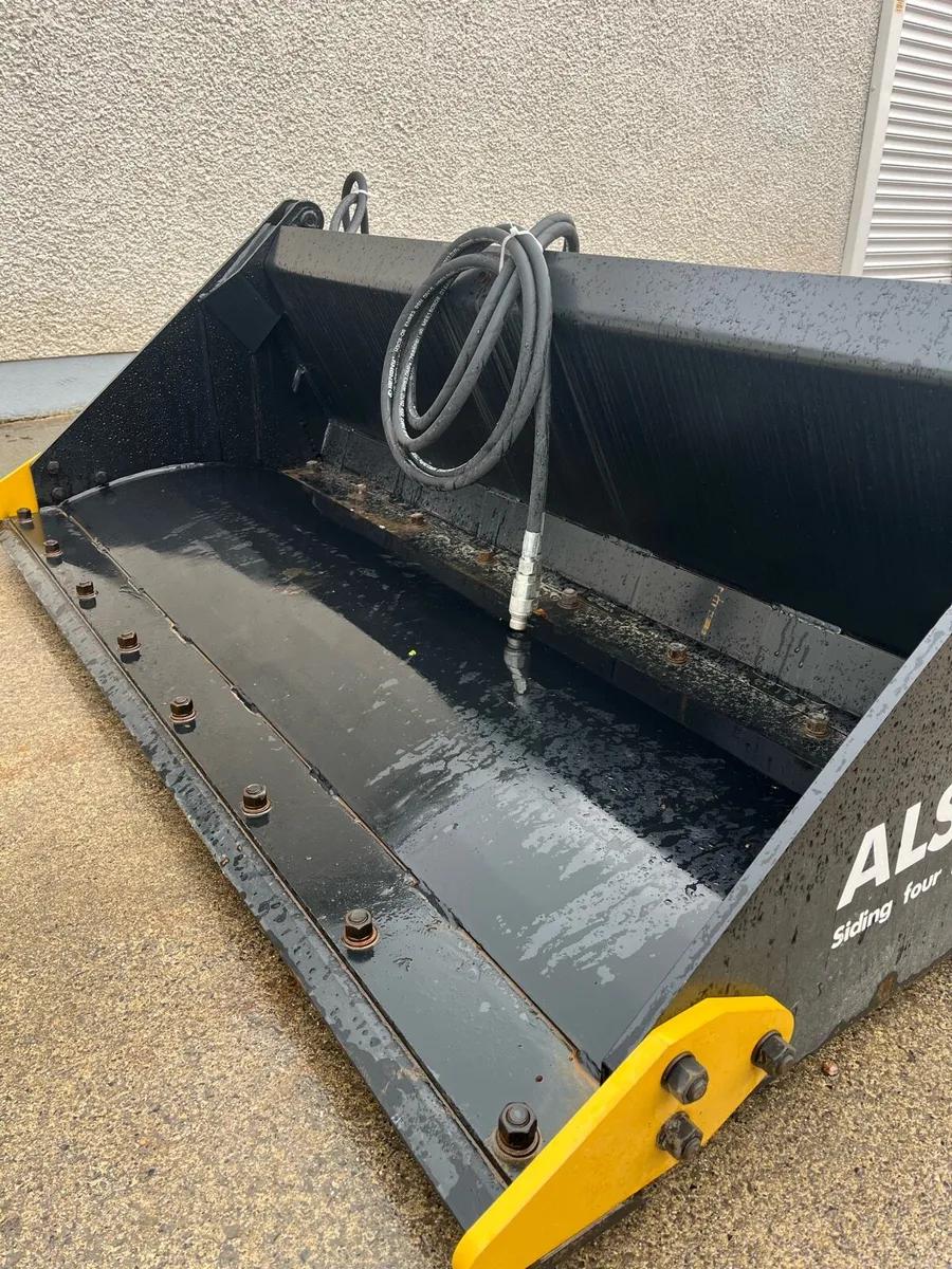 Skidsteer 4 in 1 bucket - Image 3