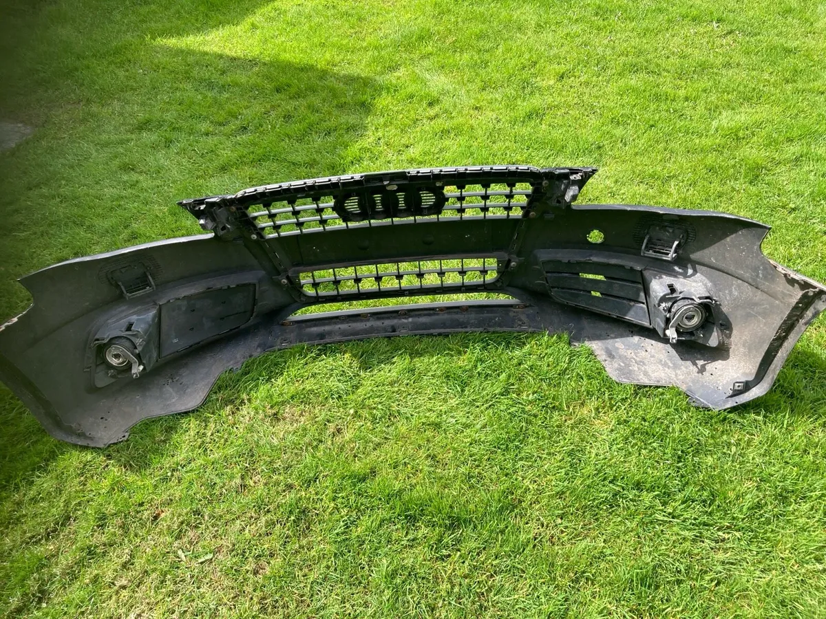 Audi a4 front bumper - Image 4