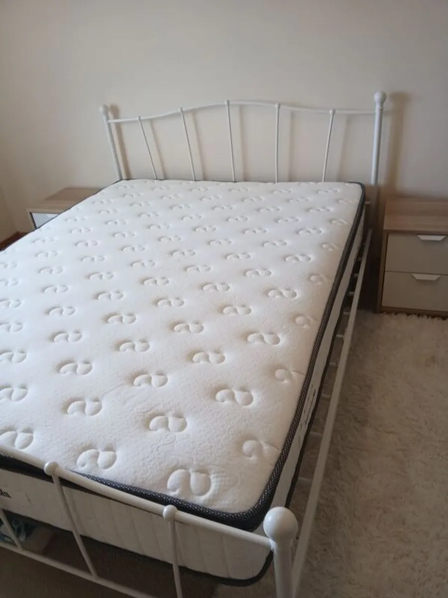 Fleur cream metal bedrame & new matress - Image 1