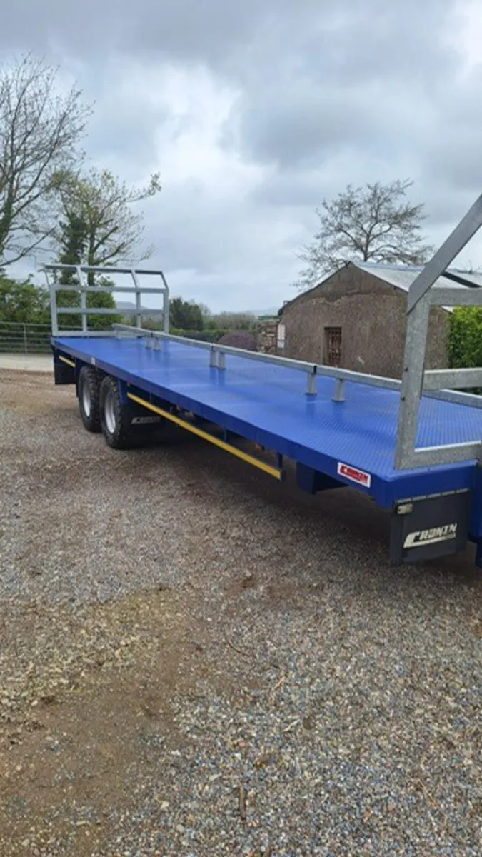2023 Cronin 32' Bale Trailer - Image 1