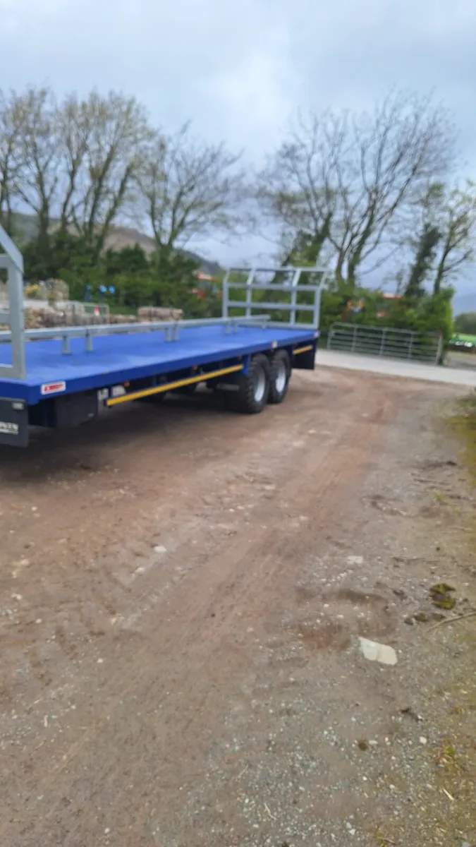 2023 Cronin 32' Bale Trailer - Image 2