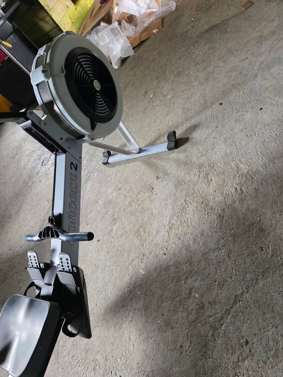 Concept 2 rowing machine - Image 1