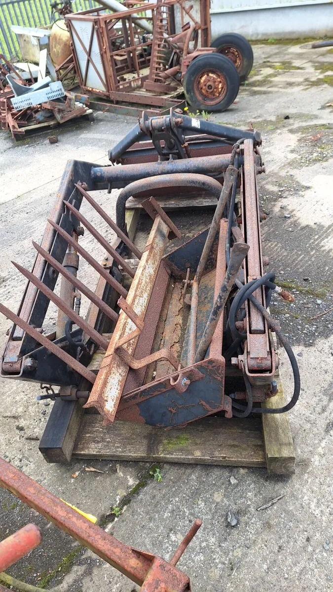 Quicke 2300 Frontloader - Image 4