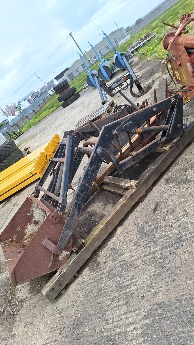 Quicke 2300 Frontloader - Image 1