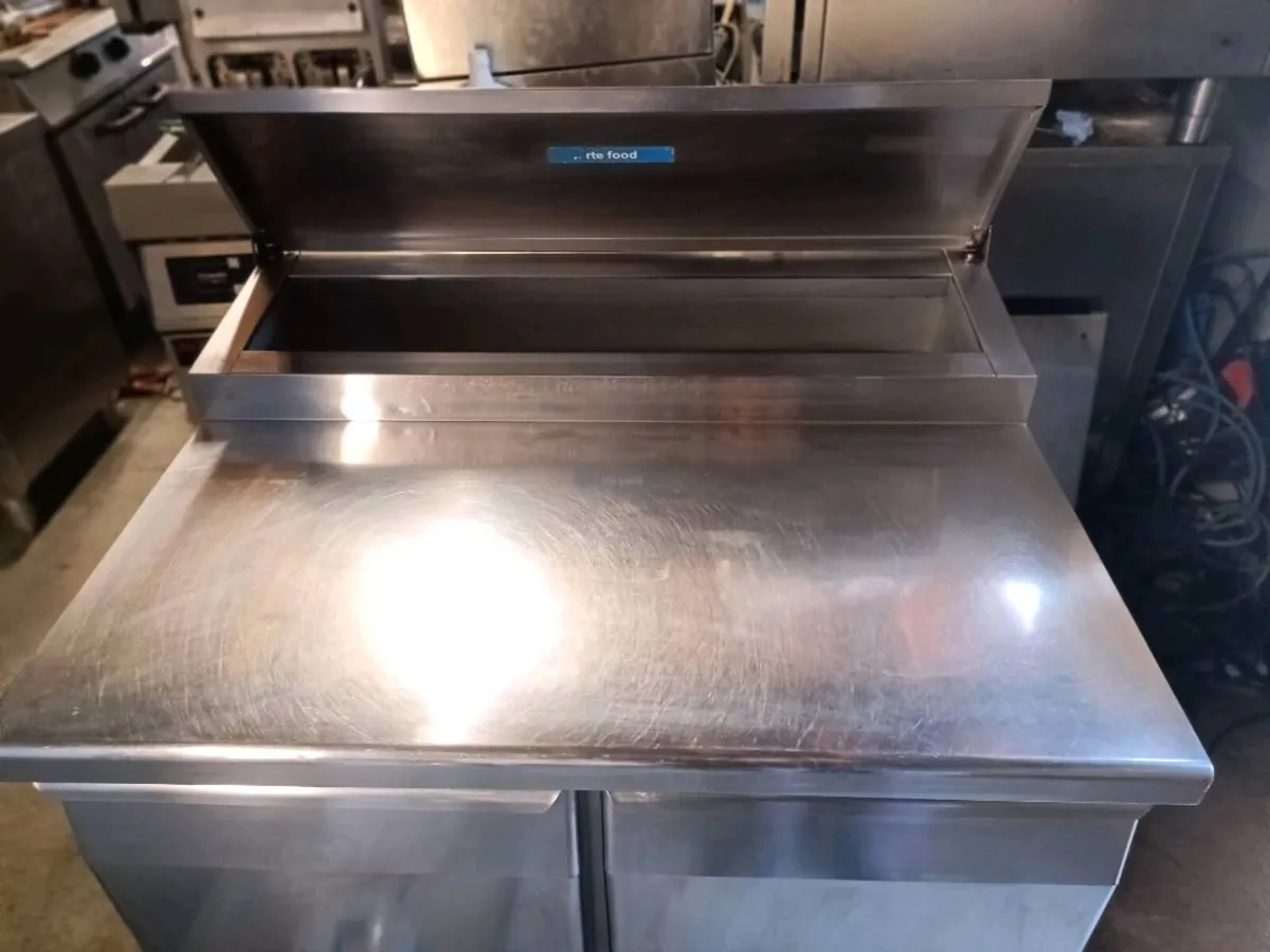 Service fridge - Image 2