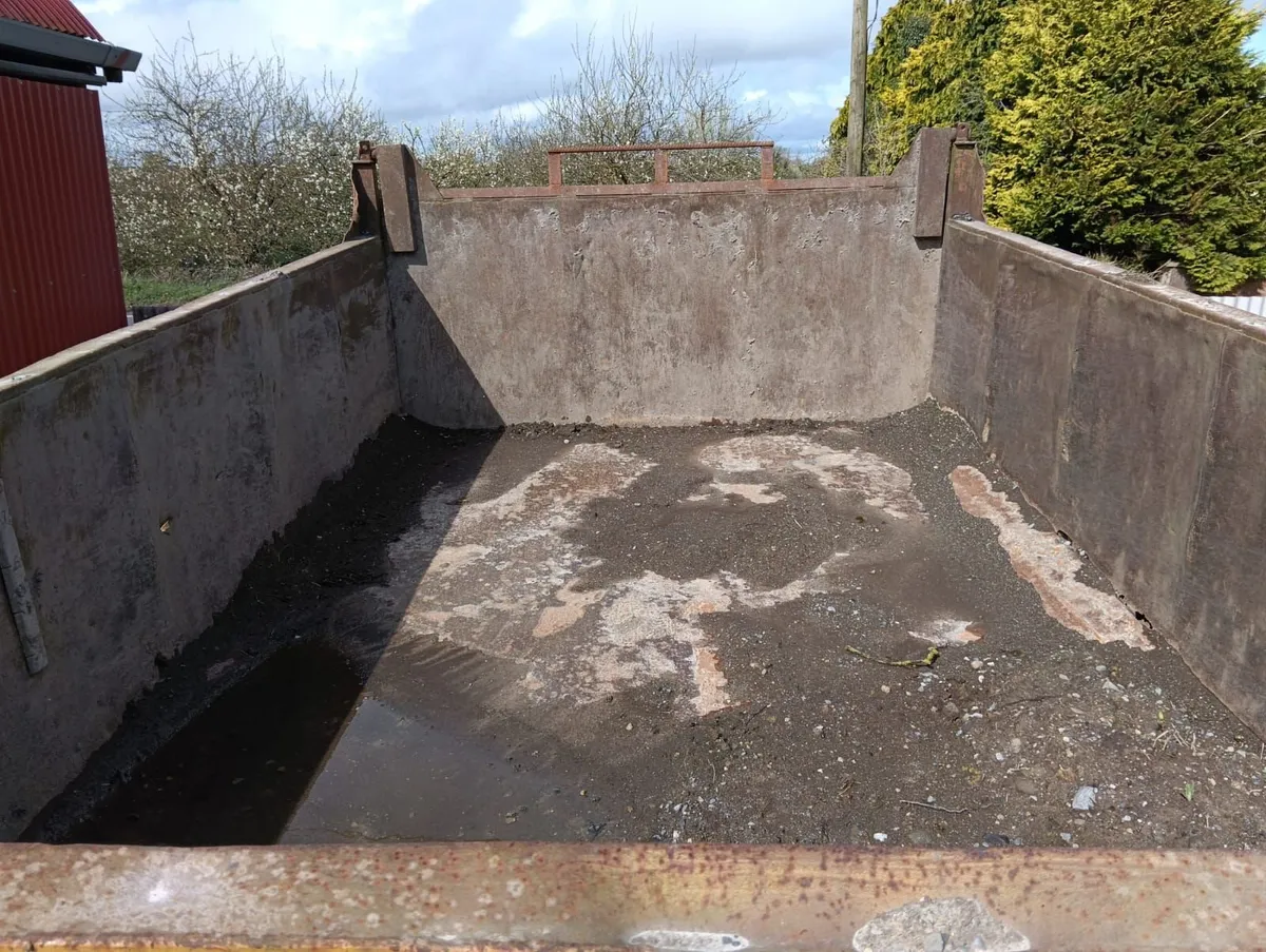 Tractor Tipping Trailer - Image 3