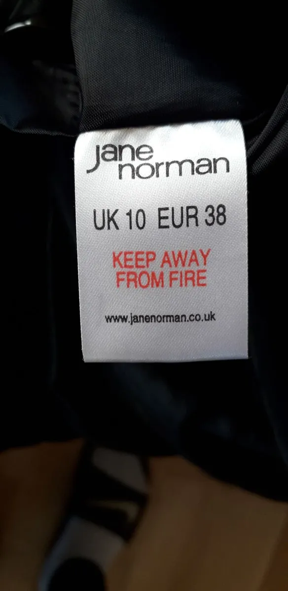 Coat- Brand Jane Norman - Image 2