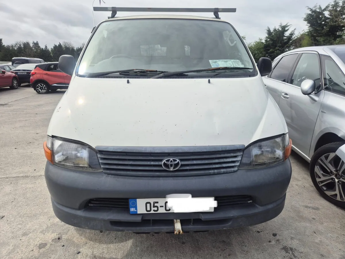 2005 Toyota Hiace *For Parts* - Image 2