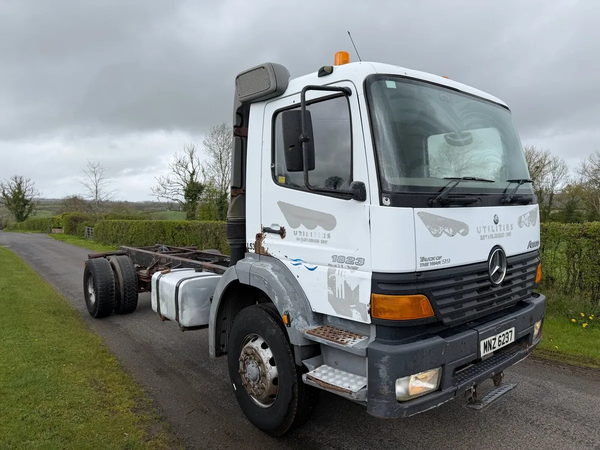 Mercedes 1823 - Image 1