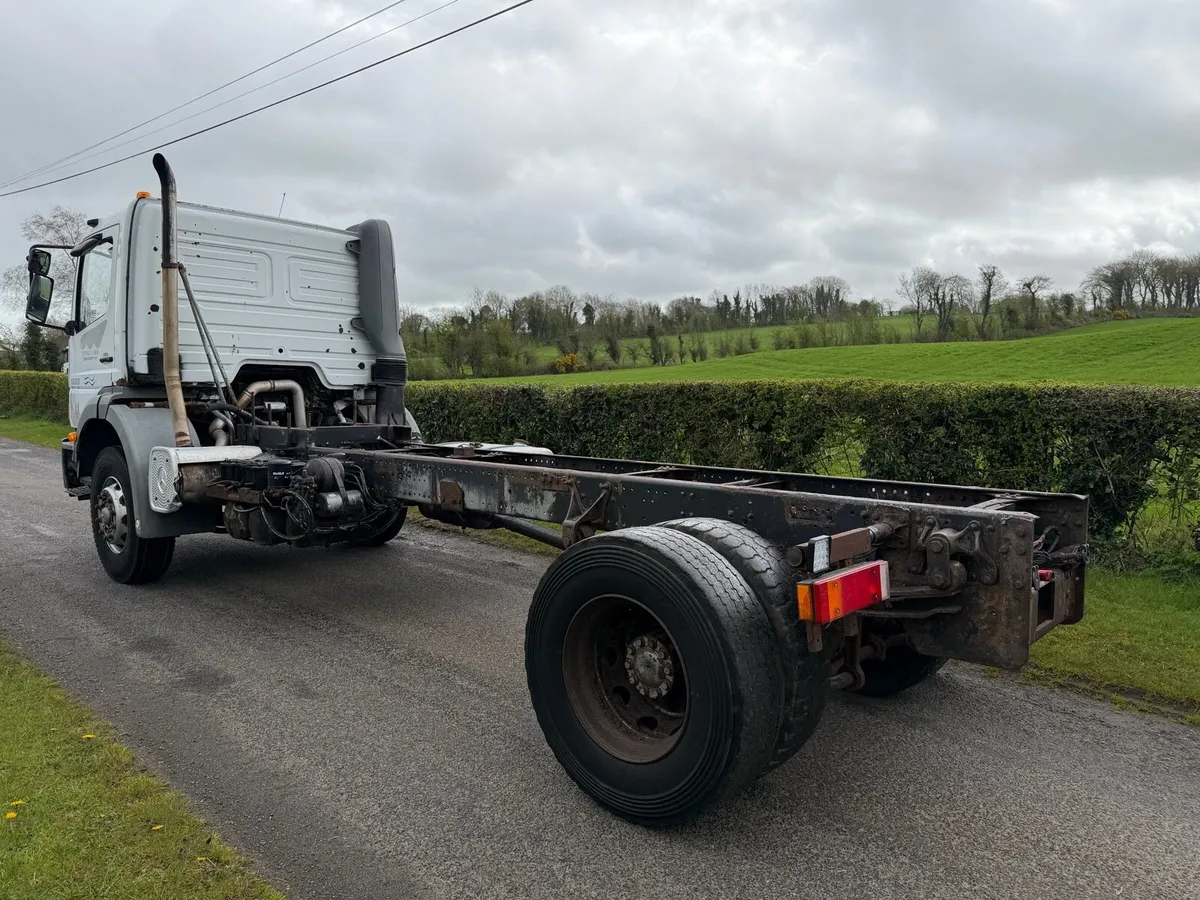 Mercedes 1823 - Image 4