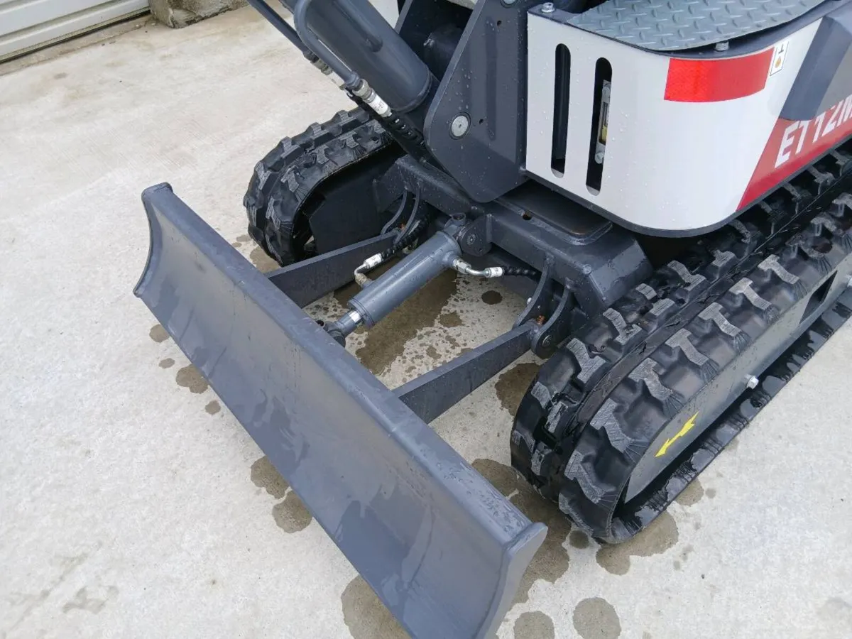 New 1.2 mini digger - Image 3