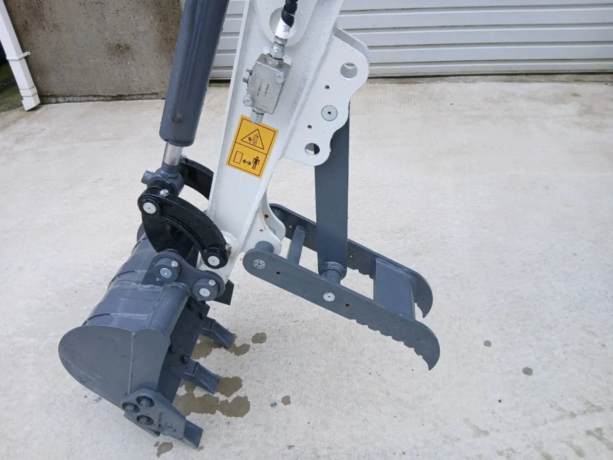 New 1.2 mini digger - Image 4