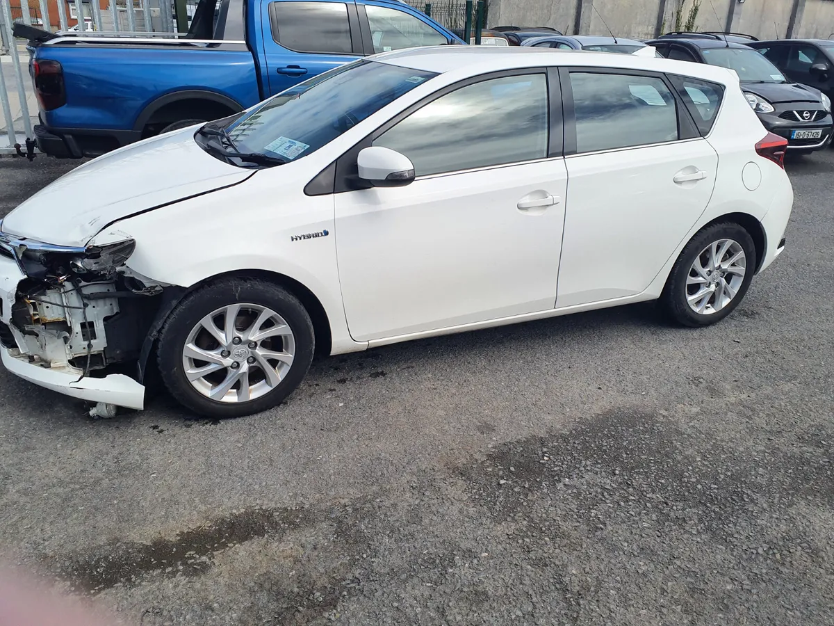Toyota Auris 2018 hybrid drives perfectly - Image 3