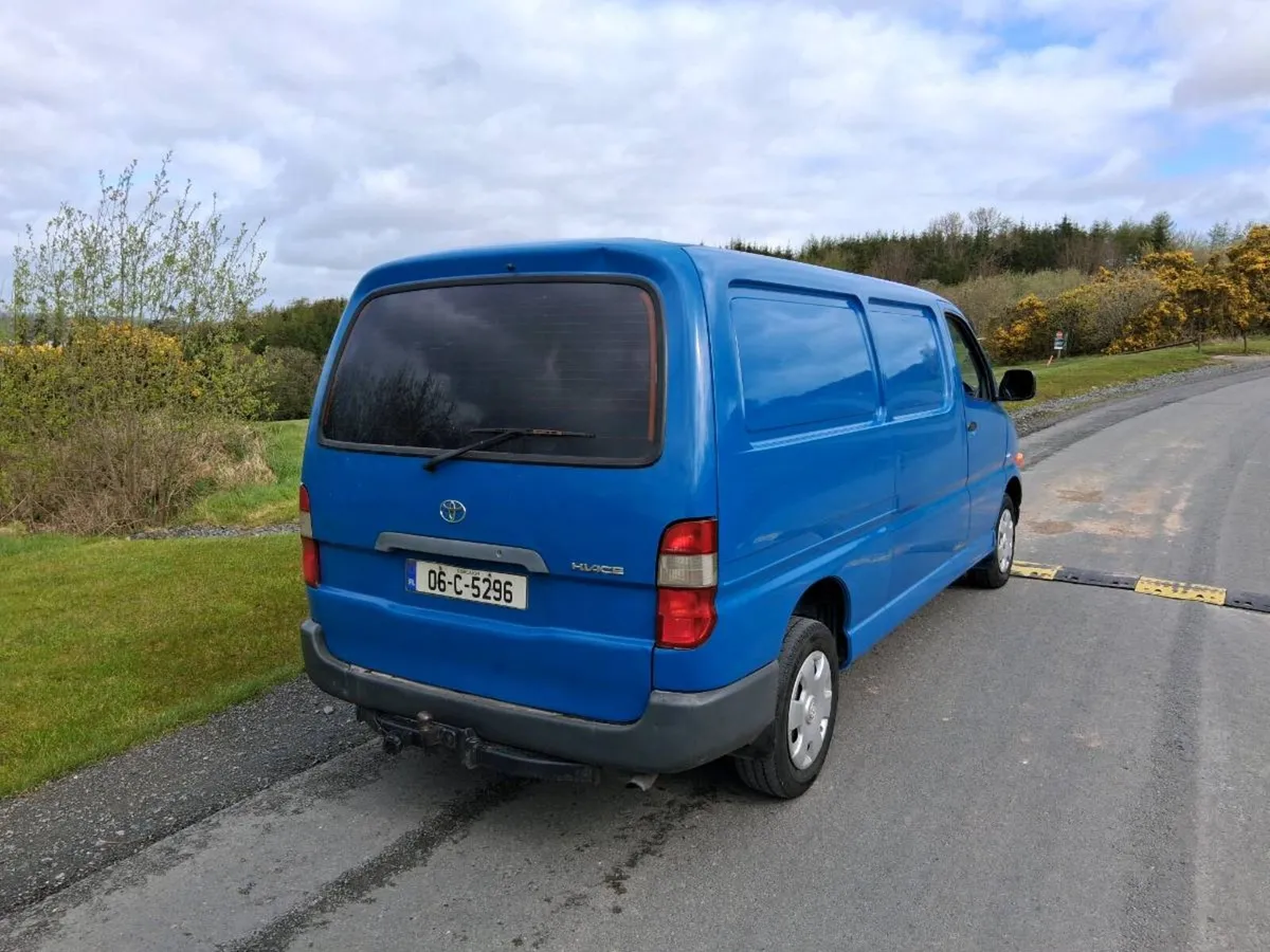 €5250 2006 Hiace new cvrt mint van €5250 - Image 4