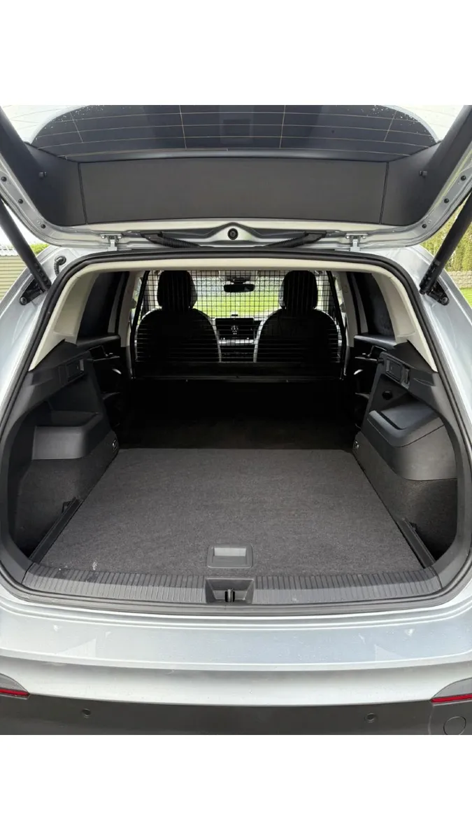 251 VW TIGUAN COMMERCIAL - Image 3