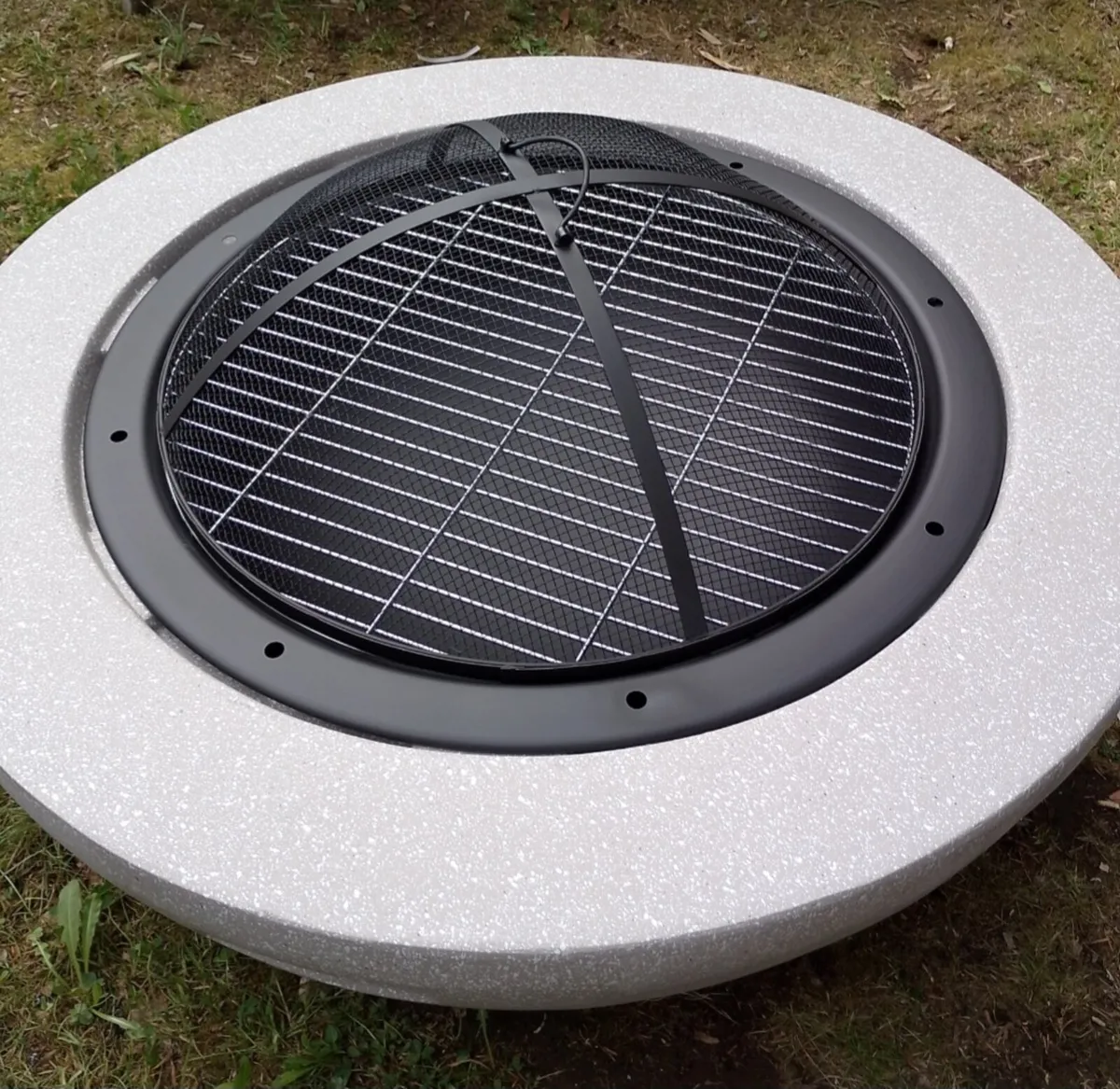 Large marble effect firepit - Image 1