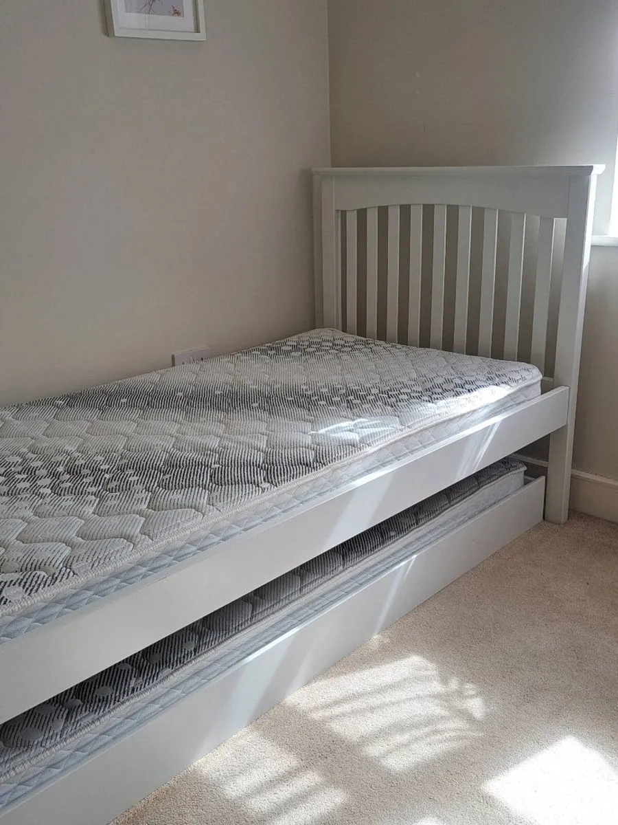 Trundle Bed, Guest pull out bed - Image 1