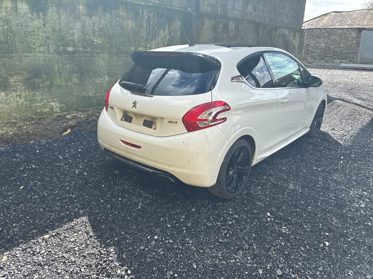 Peugeot 208 gti - Image 2
