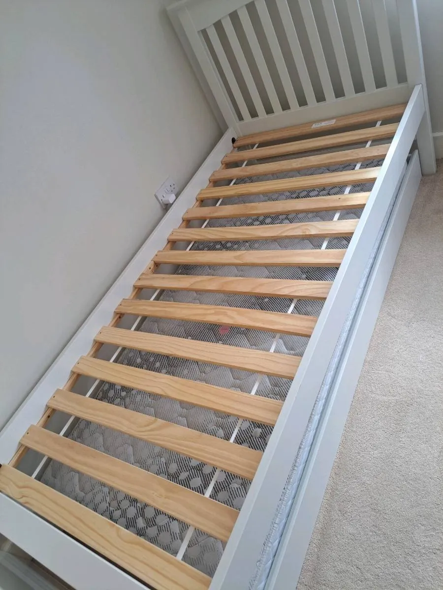 Trundle Bed, Guest pull out bed - Image 2
