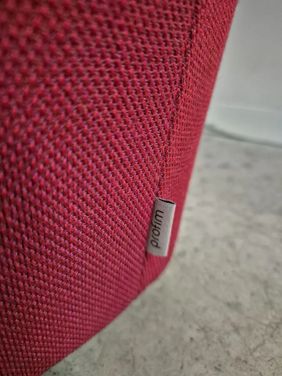 Stylish Profim Lounge Chairs - Image 3