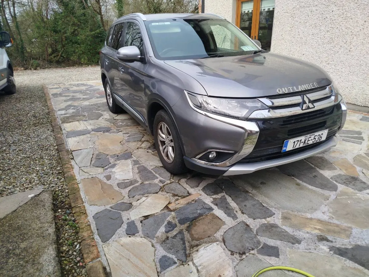 Mitsusbishi Outlander 2017 - Image 3