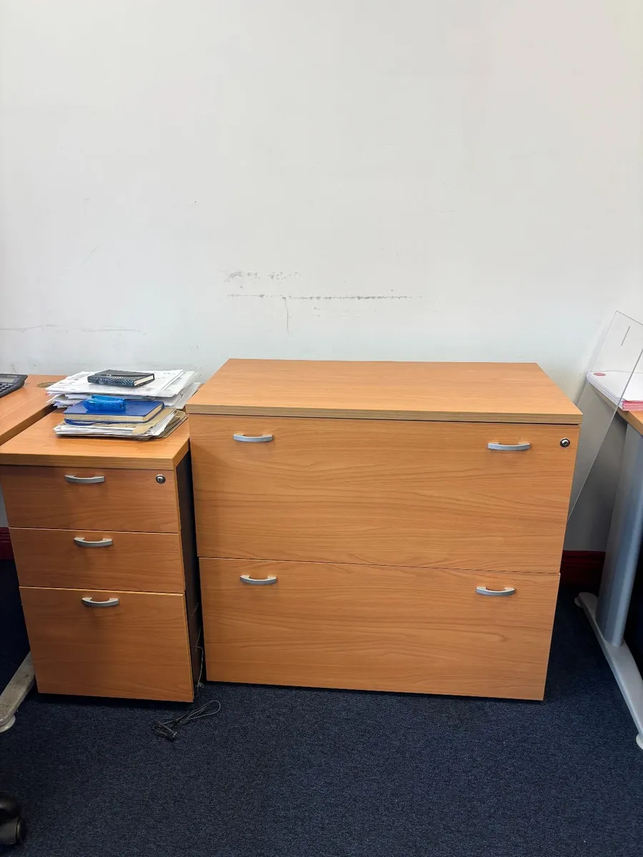 Office furniture - Image 2