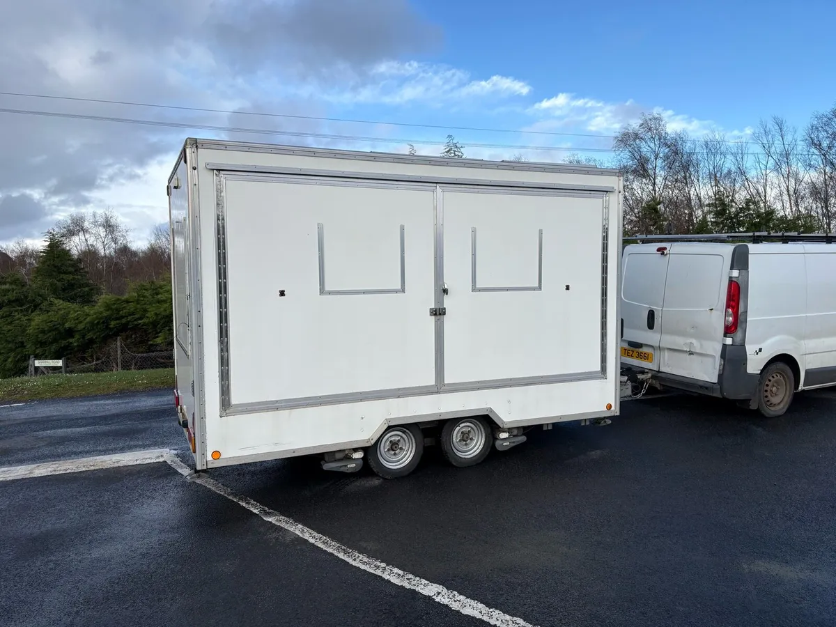 Exhibition trailer - Image 2