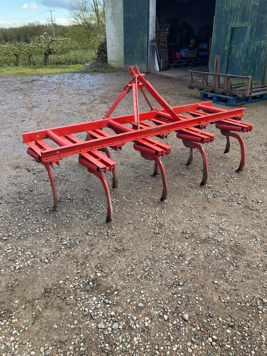 Heavy duty spring tine grubber - Image 1