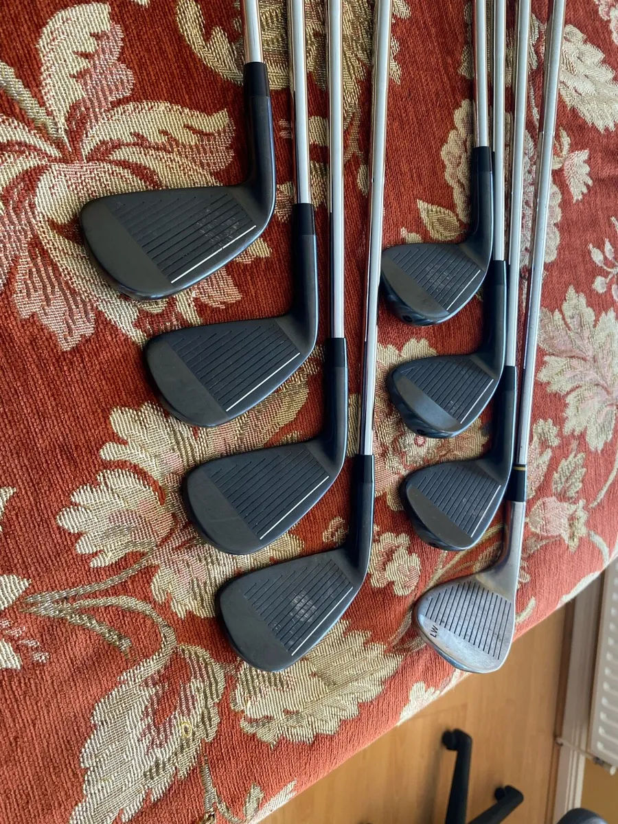 Taylormade* set of clubs - Image 3