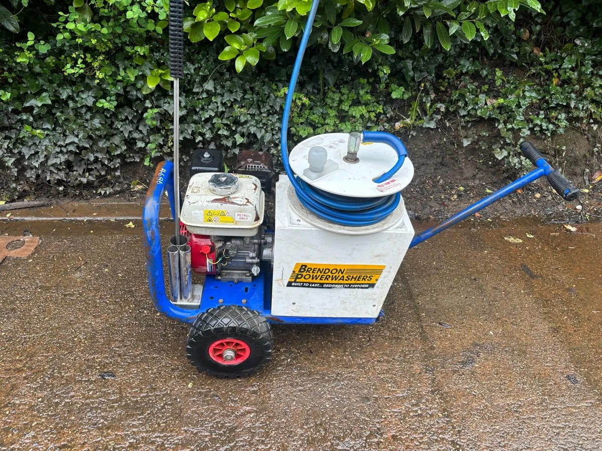 Power washer - Image 1