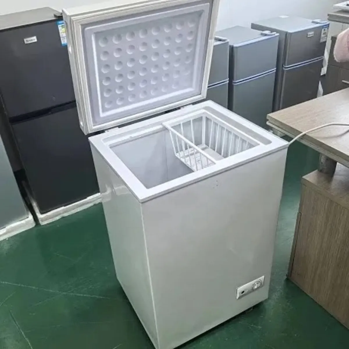 Ice Machine, Glass Washer, Freezer - Image 3