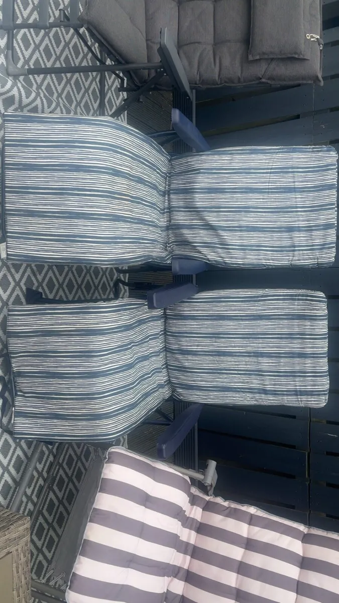 Deck chairs - Image 1