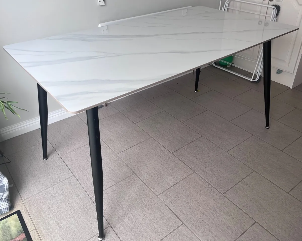 Dining table - Image 2