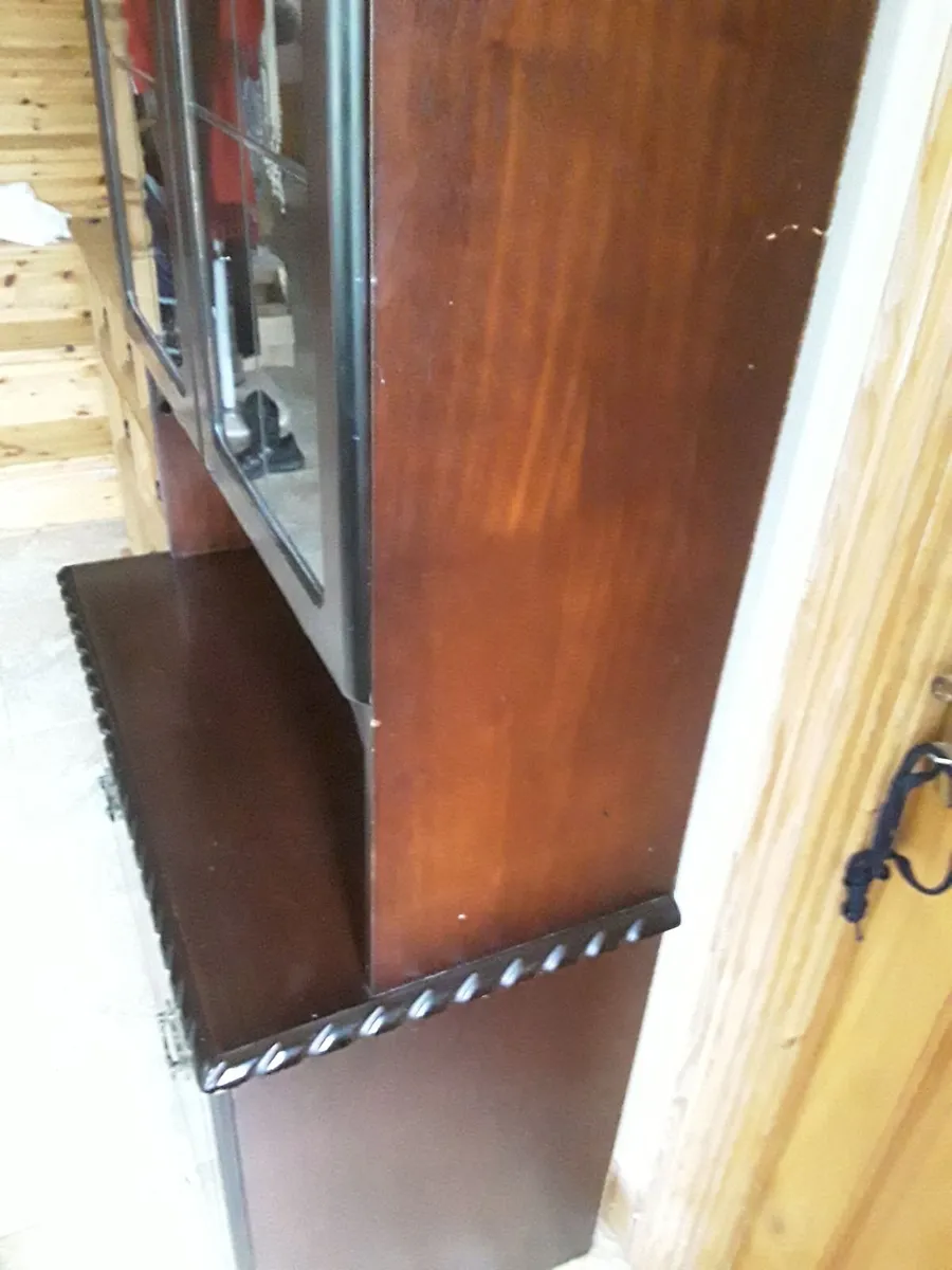 Mahogany Rossmore wall unit comes into two parts - Image 4