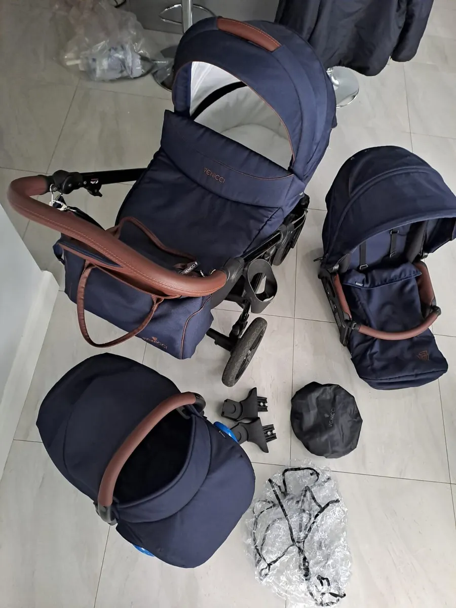 Venicci Travel System - Image 1