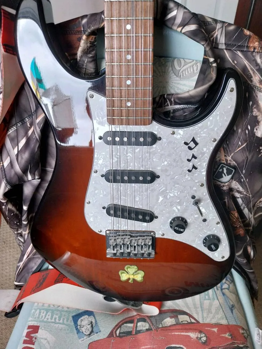 Yamaha 303 12-String in Honeyburst - Image 1