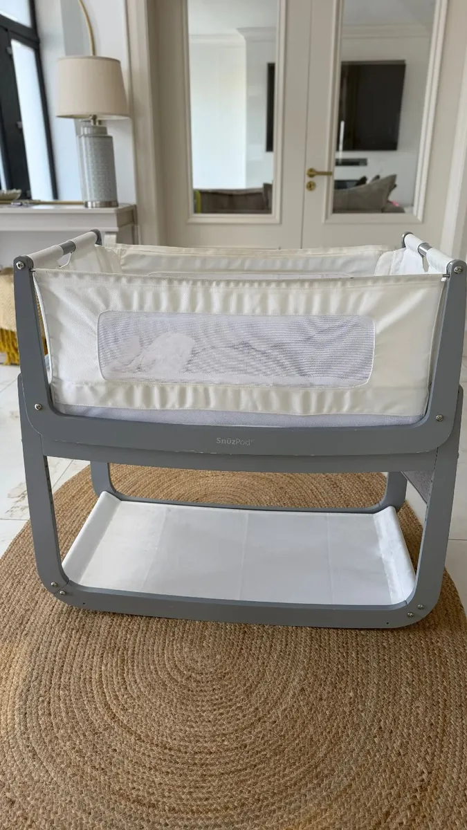 SnuzPod4 Bedside Crib - Image 1