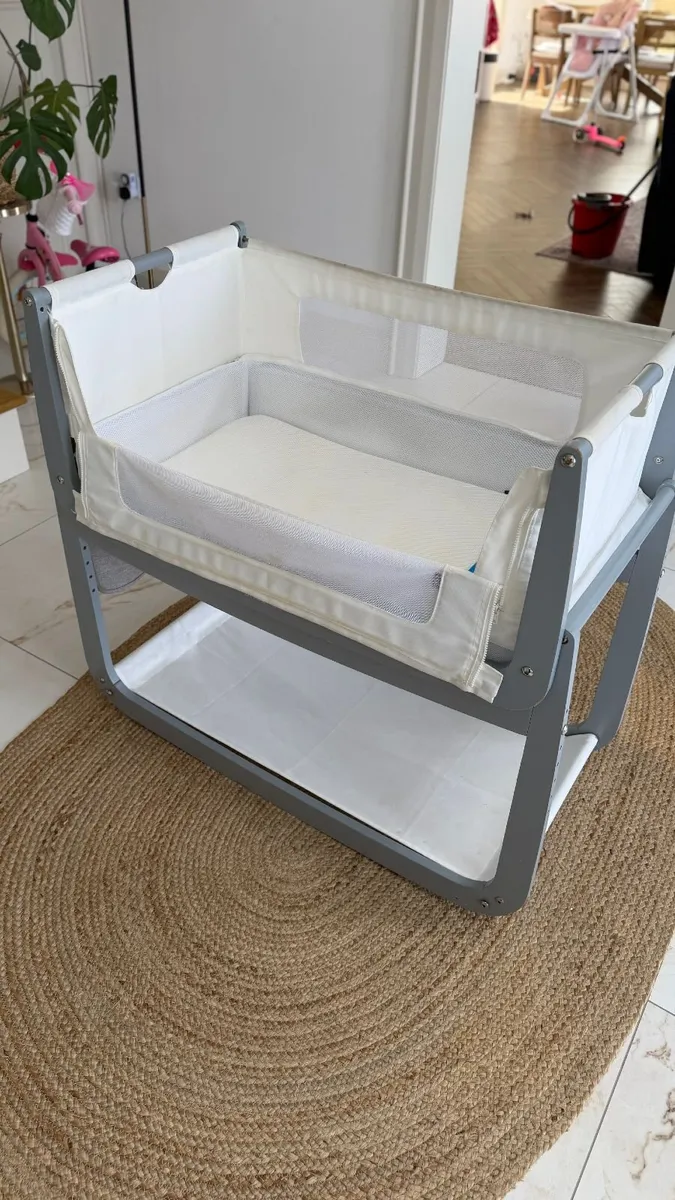 SnuzPod4 Bedside Crib - Image 3