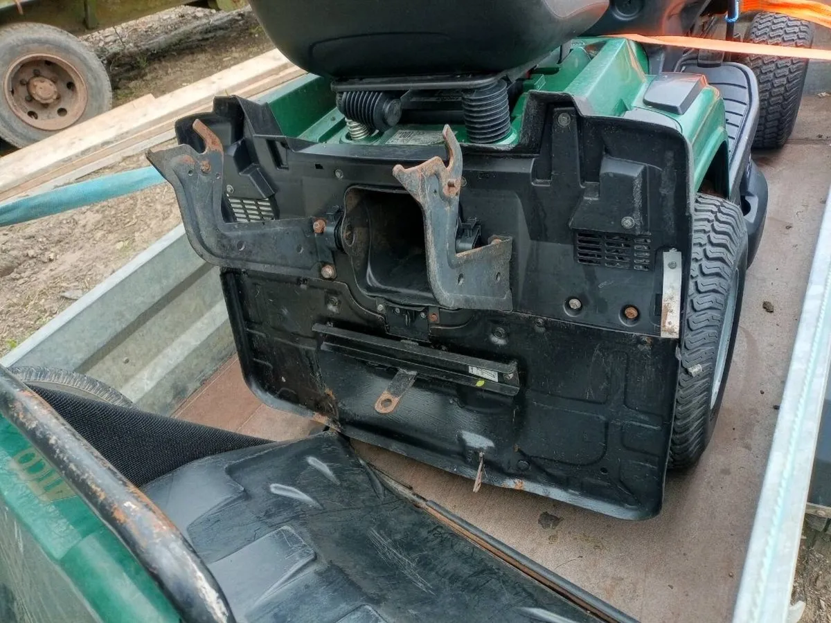 Atco Briggs and Stratton ride on mower - Image 4