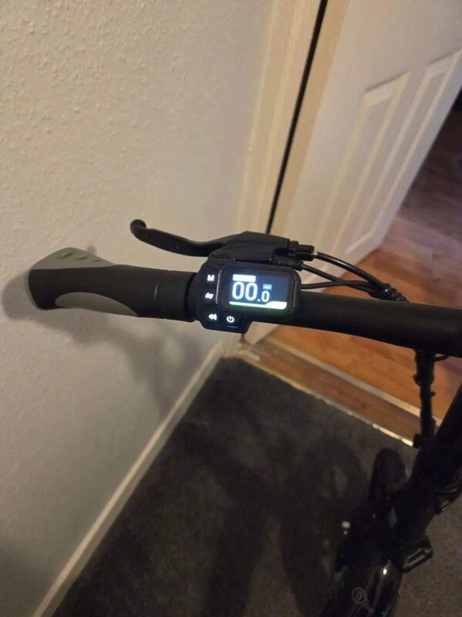 Fiido D3 Pro Folding bike only 63 miles on the bike - Image 3