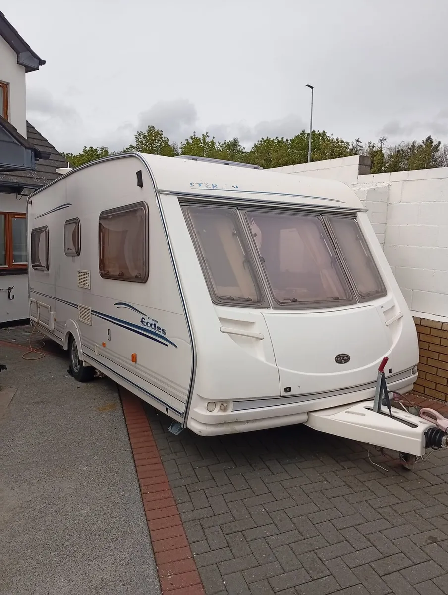 Sterling 4/5 berth fixed bed & remote mover - Image 2