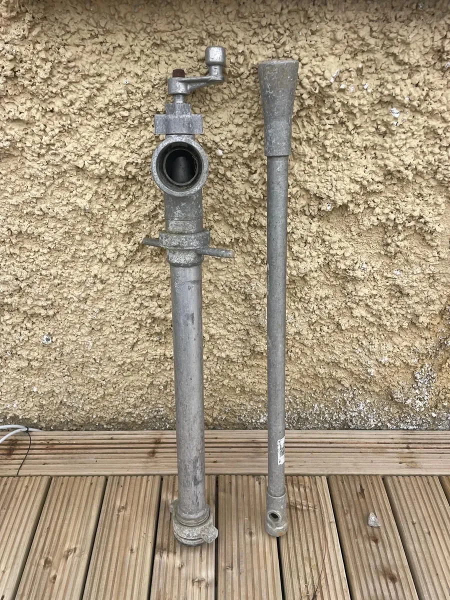 Mains Water Standpipe, Hose and Valve Key. - Image 2