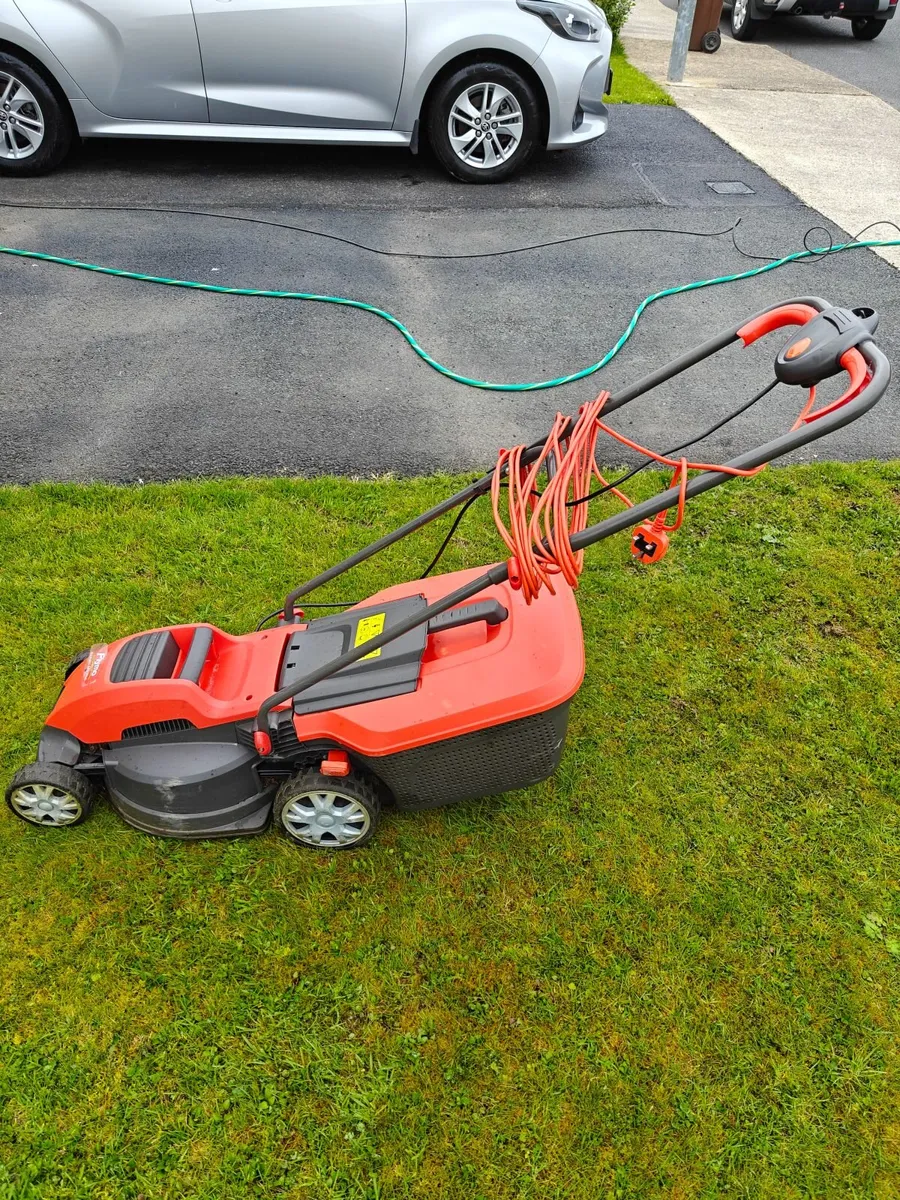Lawn mower - Image 1