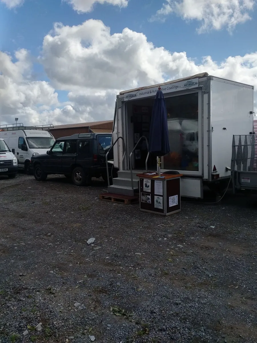 Exibition trailer and fittings - Image 2