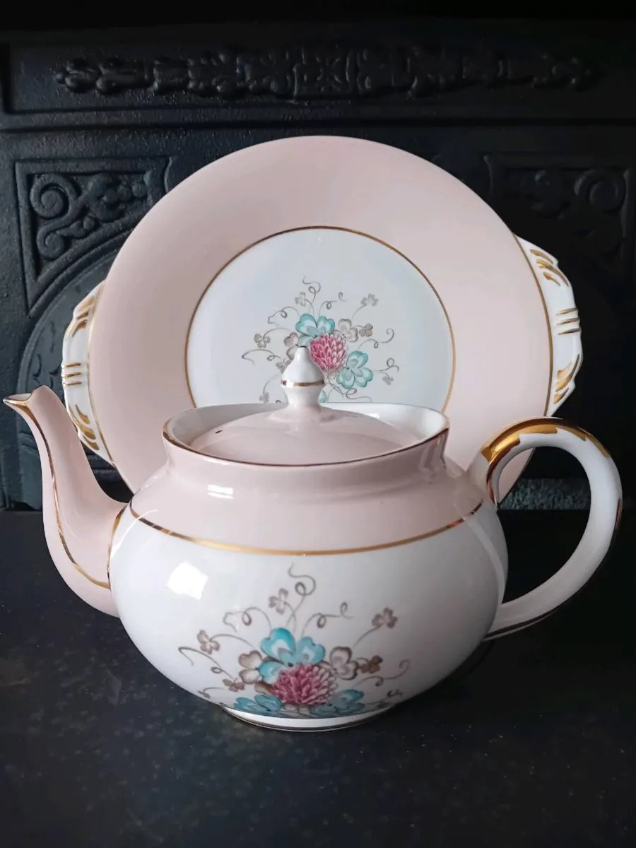 VINTAGE CHINA TEA SET by AYNSLEY - Image 1