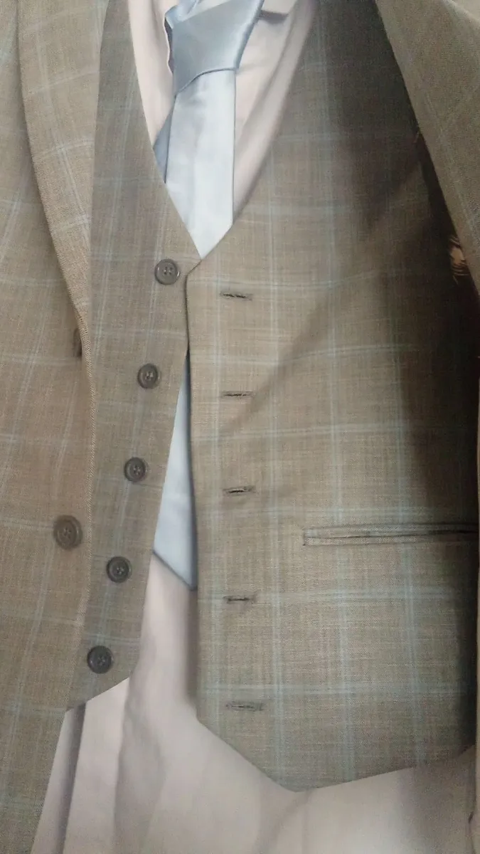 Boys 5 piece grey and baby blue pin stripe suit - Image 2