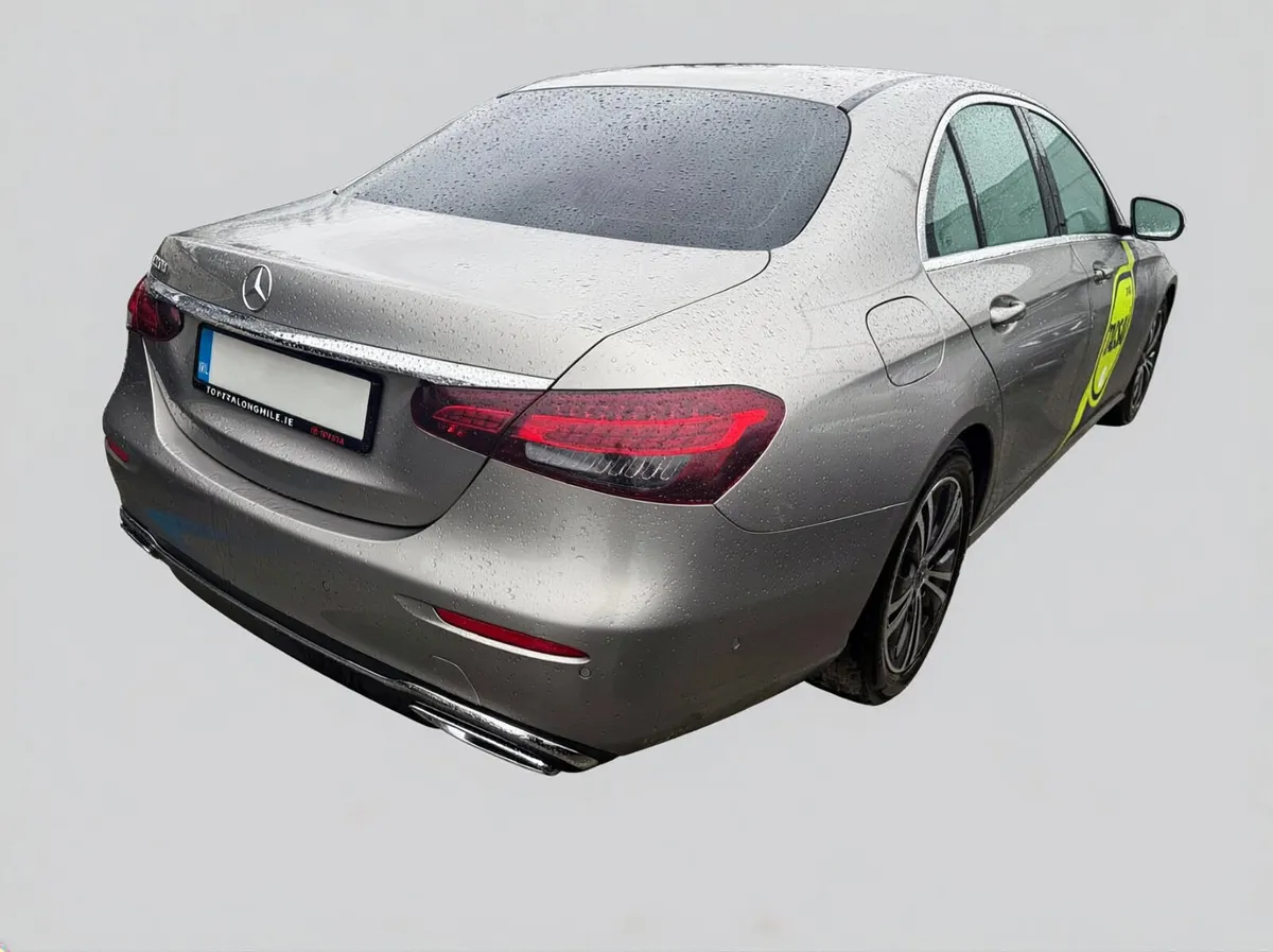 21 MERCEDES E-CLASS  E220 D AUTO Breaking only - Image 4